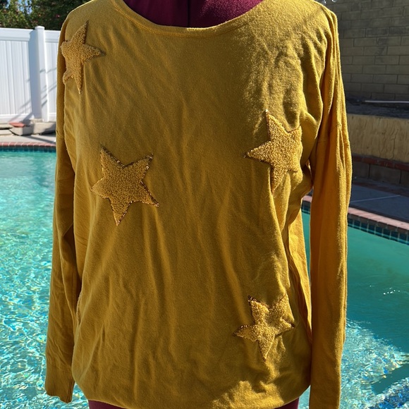 Yellow Mustard Sweater - Picture 4 of 10